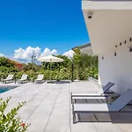 Mara M 4 Heated Pool And Whirpool *