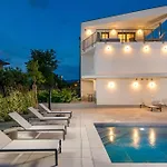 Mara M 4 Heated Pool And Whirpool Lägenhet *