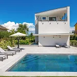 Mara M 4 Heated Pool And Whirpool Lägenhet