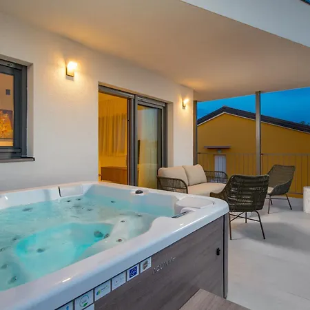 Mara M 4 Heated Pool And Whirpool Apartman *