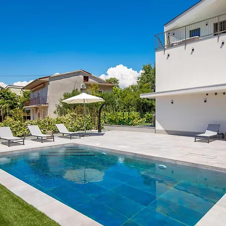 Apartmán Mara M 4 Heated Pool And Whirpool Omišalj
