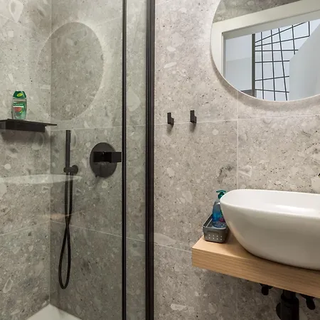 Mara M 4 Heated Pool And Whirpool Omišalj