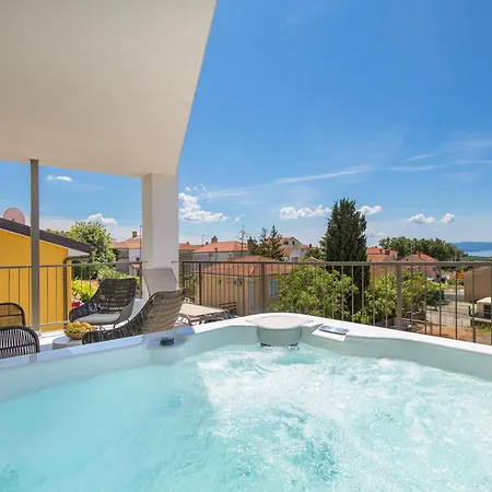 Mara M 4 Heated Pool And Whirpool *