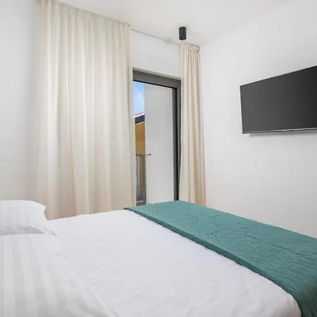 Mara M 4 Heated Pool And Whirpool