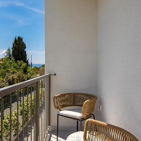 Mara M 4 Heated Pool And Whirpool Appartement Omišalj