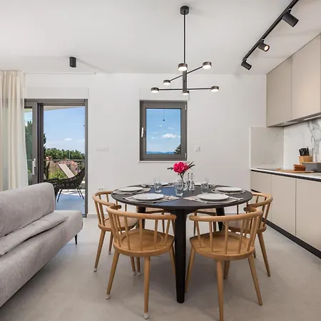 Mara M 4 Heated Pool And Whirpool Apartamento Omišalj