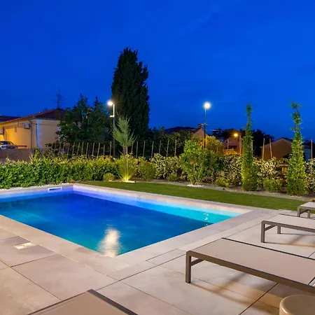 Mara M 4 Heated Pool And Whirpool