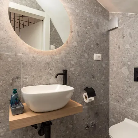 Mara M 4 Heated Pool And Whirpool Omišalj