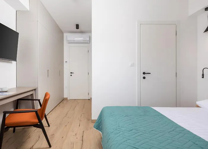 Mara M 4 Heated Pool And Whirpool Omišalj