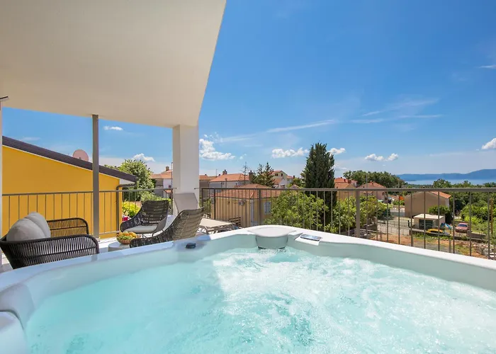 Mara M 4 Heated Pool And Whirpool *