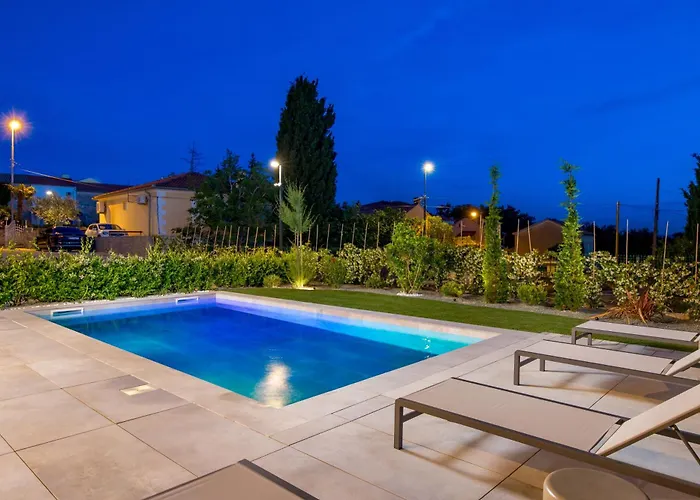 Mara M 4 Heated Pool And Whirpool