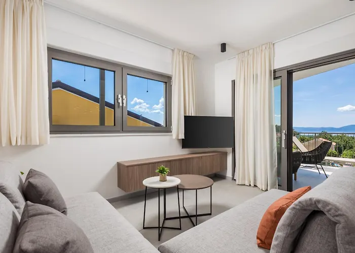 Mara M 4 Heated Pool And Whirpool Appartamento Omišalj