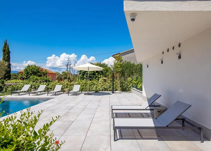 Mara M 4 Heated Pool And Whirpool *